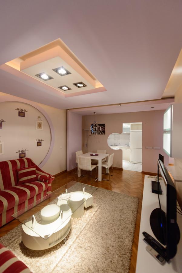Garni Hotel Crystal クラリエボ エクステリア 写真